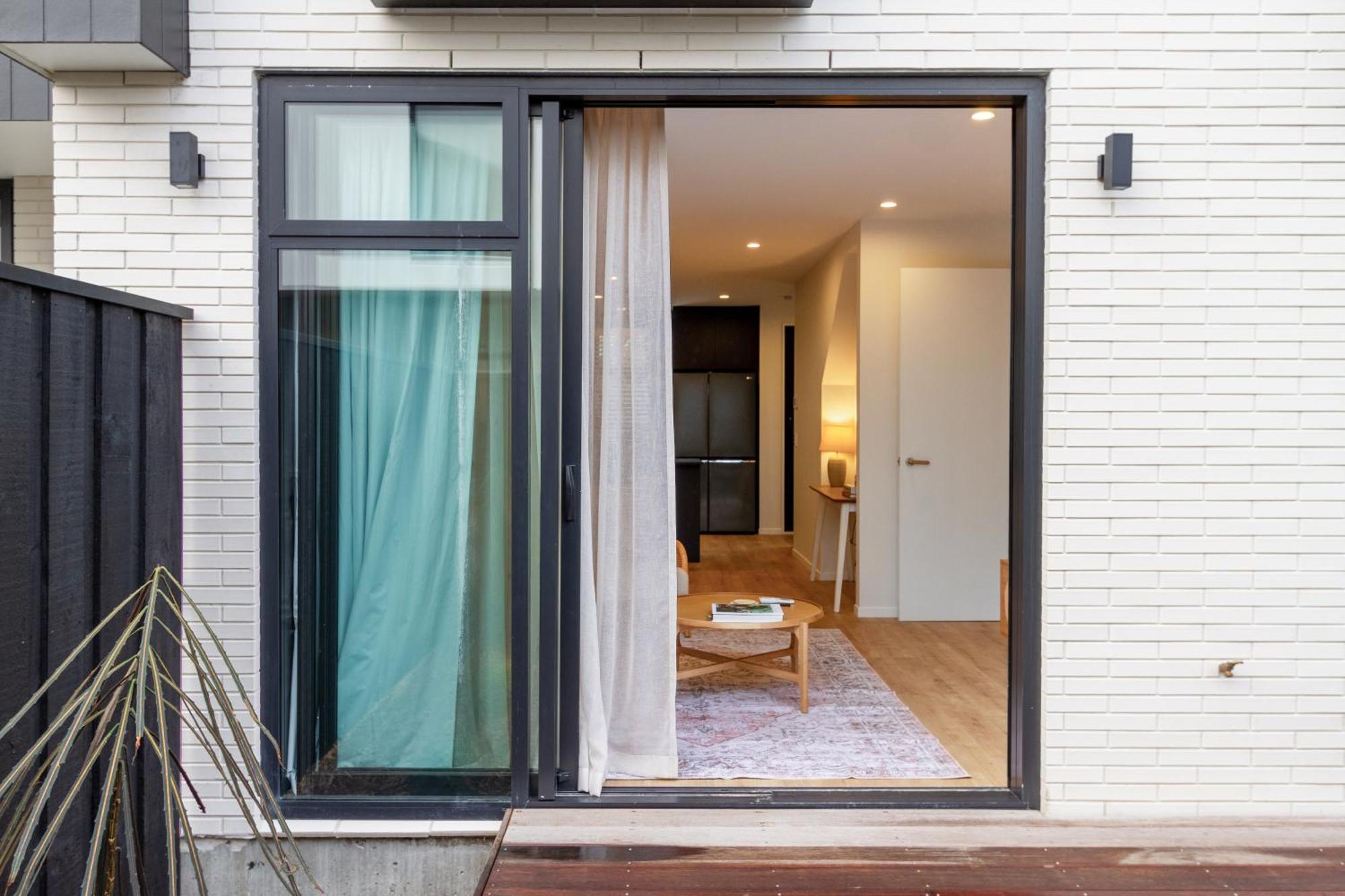 Stylish 3 Bedroom Home In Prime City With Garage Christchurch Zewnętrze zdjęcie